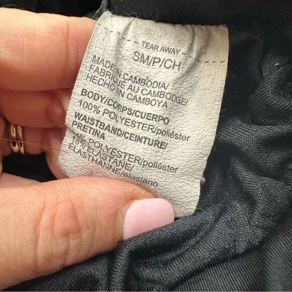 UNDER ARMOUR women's FLY SHORTS - BLACK/WHITE size small - Picture 7 of 7